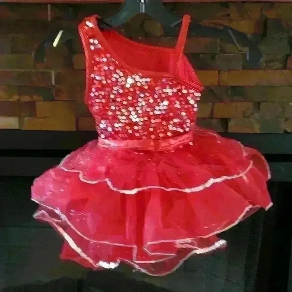 Red and silver one shoulder costume - Picture 4 of 4